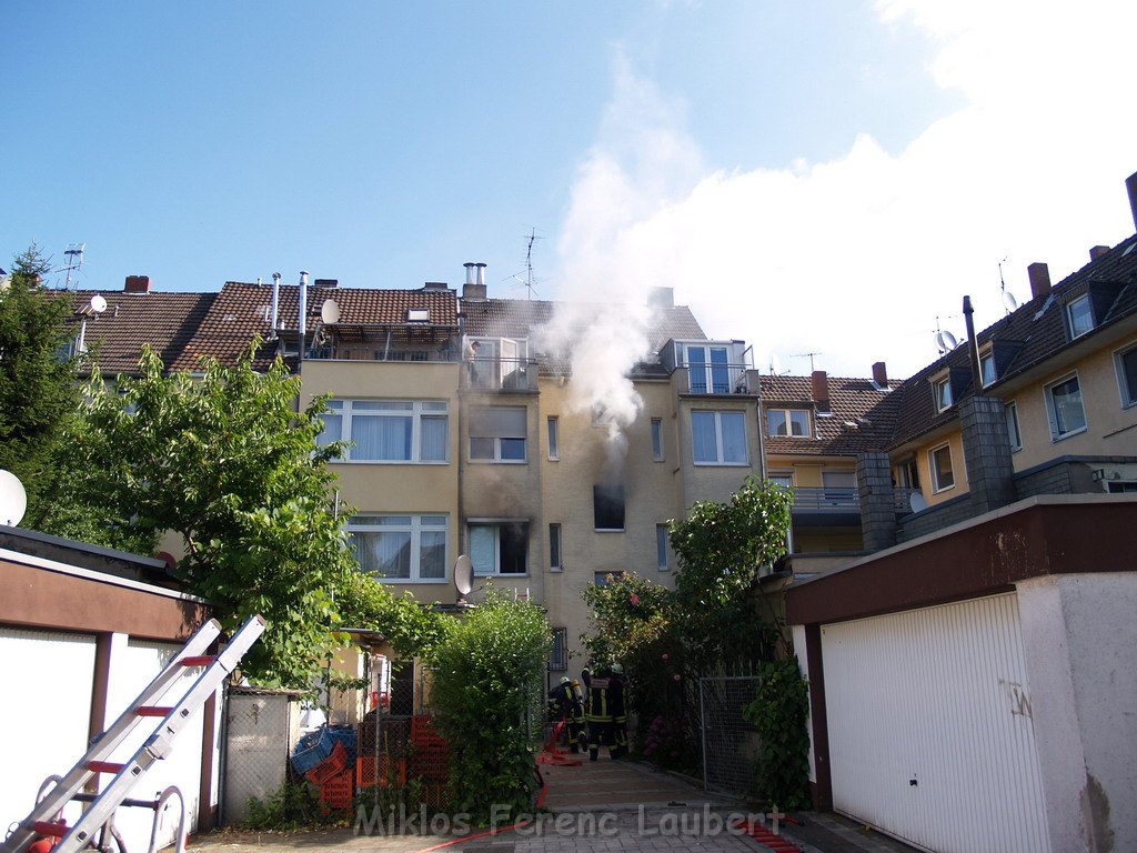 Brand Wohnung mit Menschenrettung Koeln Vingst Ostheimerstr  P028.JPG